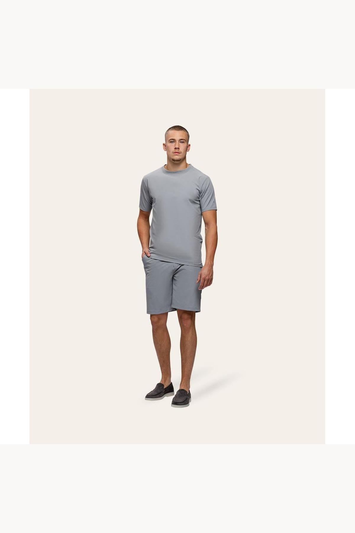 Travel Short Light Grey